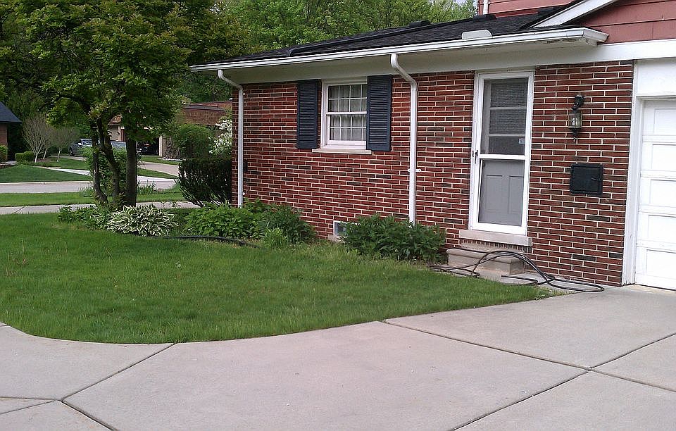1st image of 23711 Riverview Dr