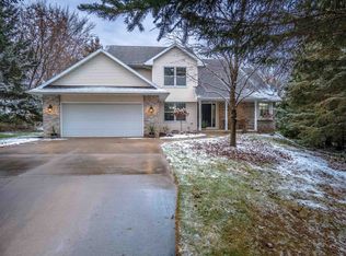 8484 Samuel Dr, Larsen, WI 54947