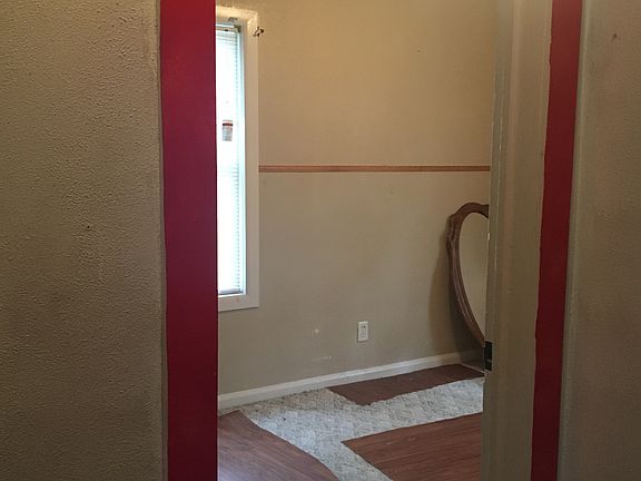 Upper small room 