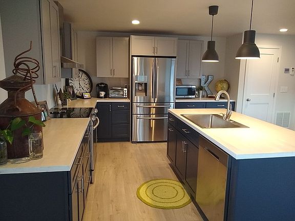 2nd image of 1016 Westview Dr