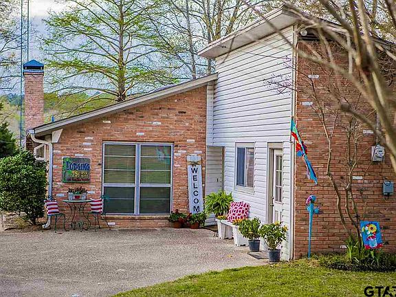 2nd image of 252 Hideaway Lane Central