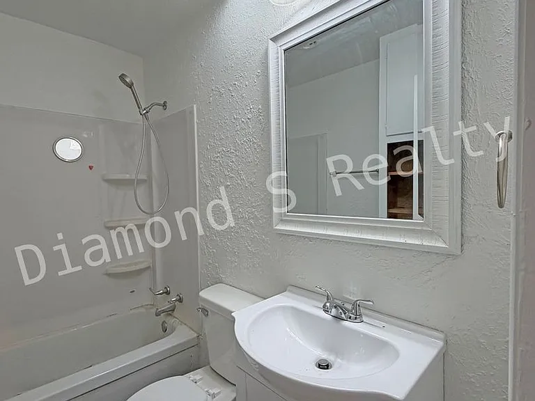 721 N Fulbright Ave — Photo 8