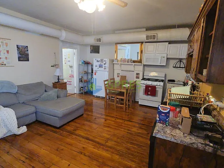 100 S 13th St — Photo 9