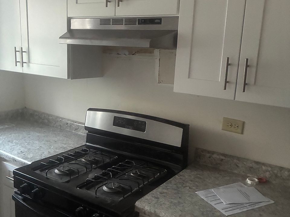 2nd image of 125 Surrey Dr APT 103
