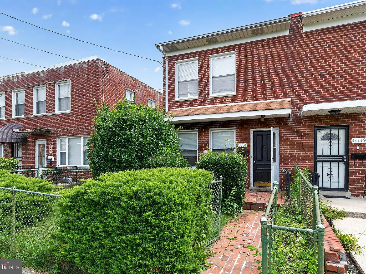 3 bed, 1.5 bath, 1920 sqft, $3,000 — Photo 1