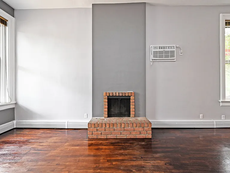 945 Parkside Pl #2 — Photo 11