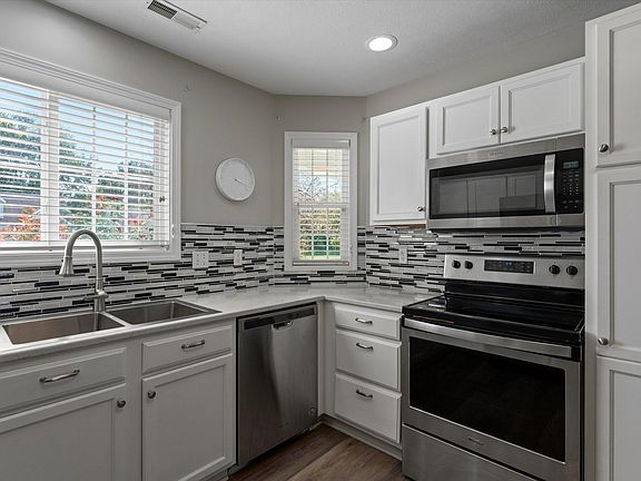 5th image of 2219 Basin St