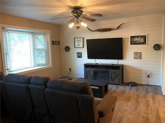 4th image of 1520 SE 15th Pl