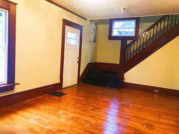 3rd image of 940 Jefferson Ave