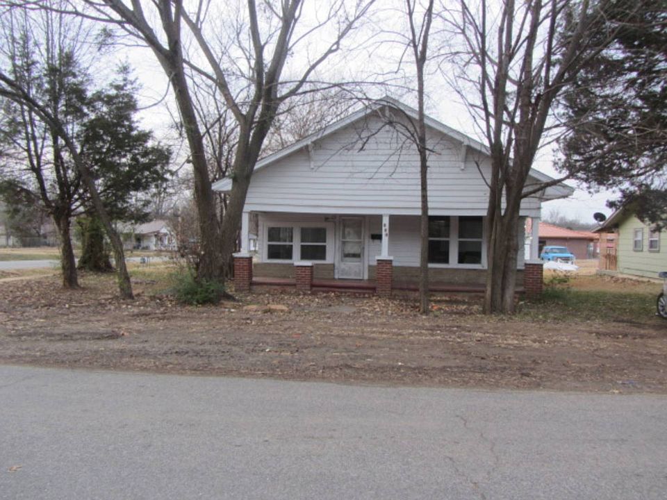 1st image of 300 W Blair Ave