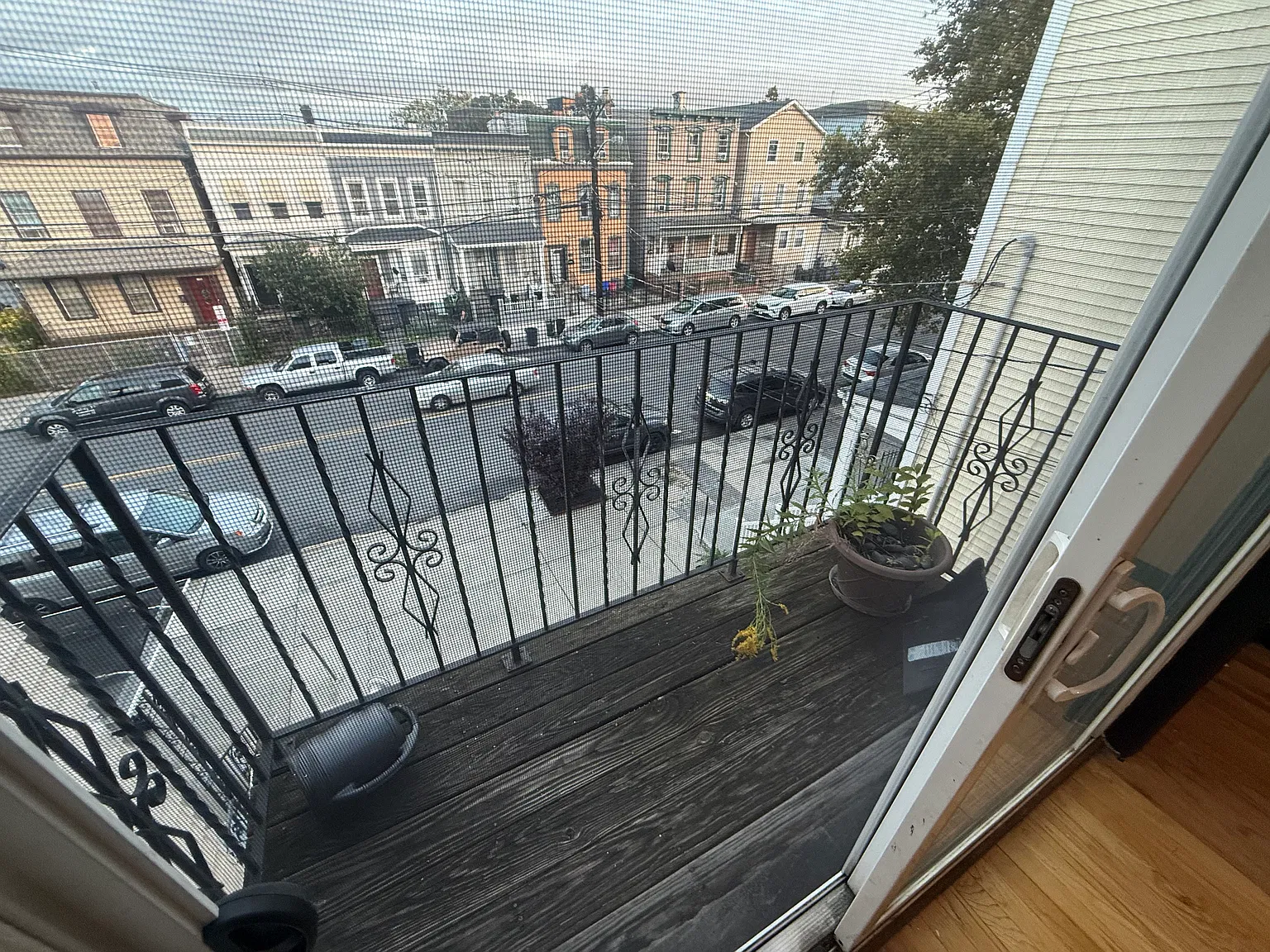 3 bed, 1225 sqft, $2,700 — Photo 4