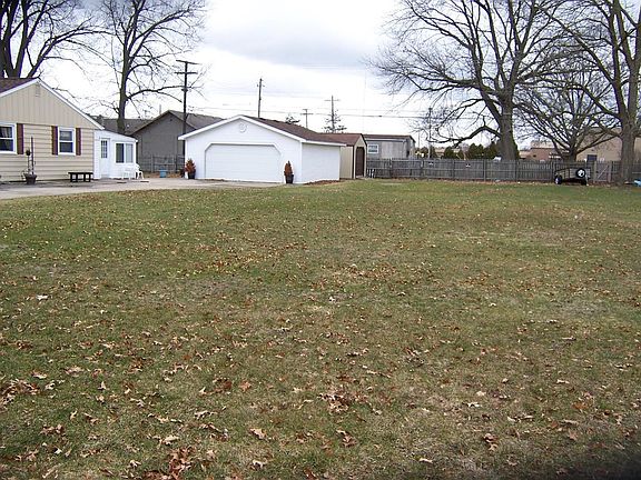 3rd image of 149 W Emerson Ave