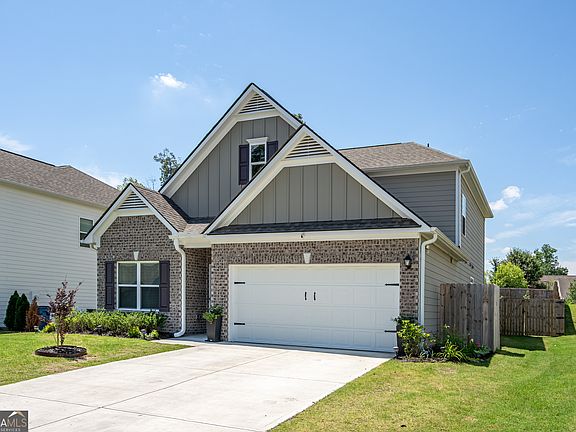 2nd image of 10 Majestic Oaks Way