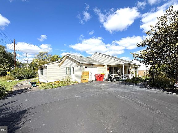 5th image of 23 Mimosa Dr