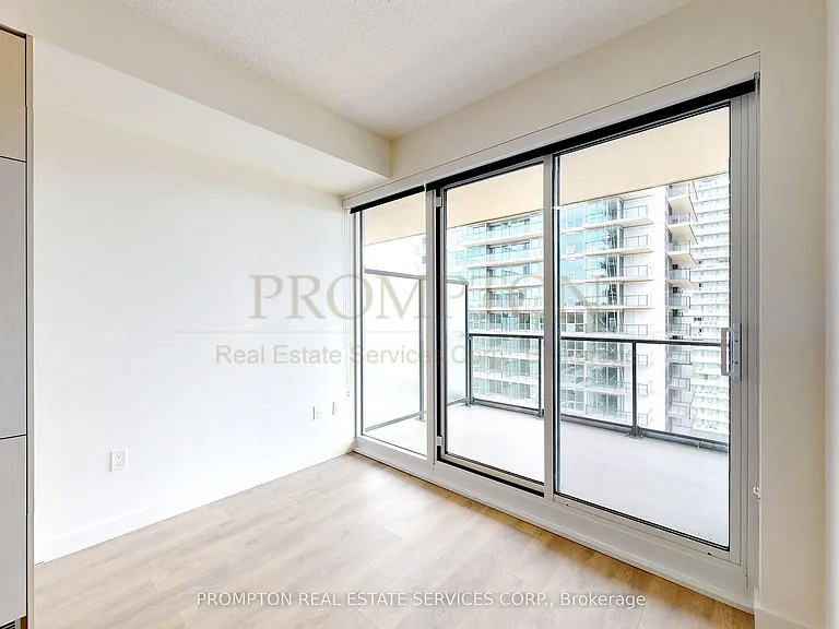 95 McMahon Dr #1601 — Photo 17