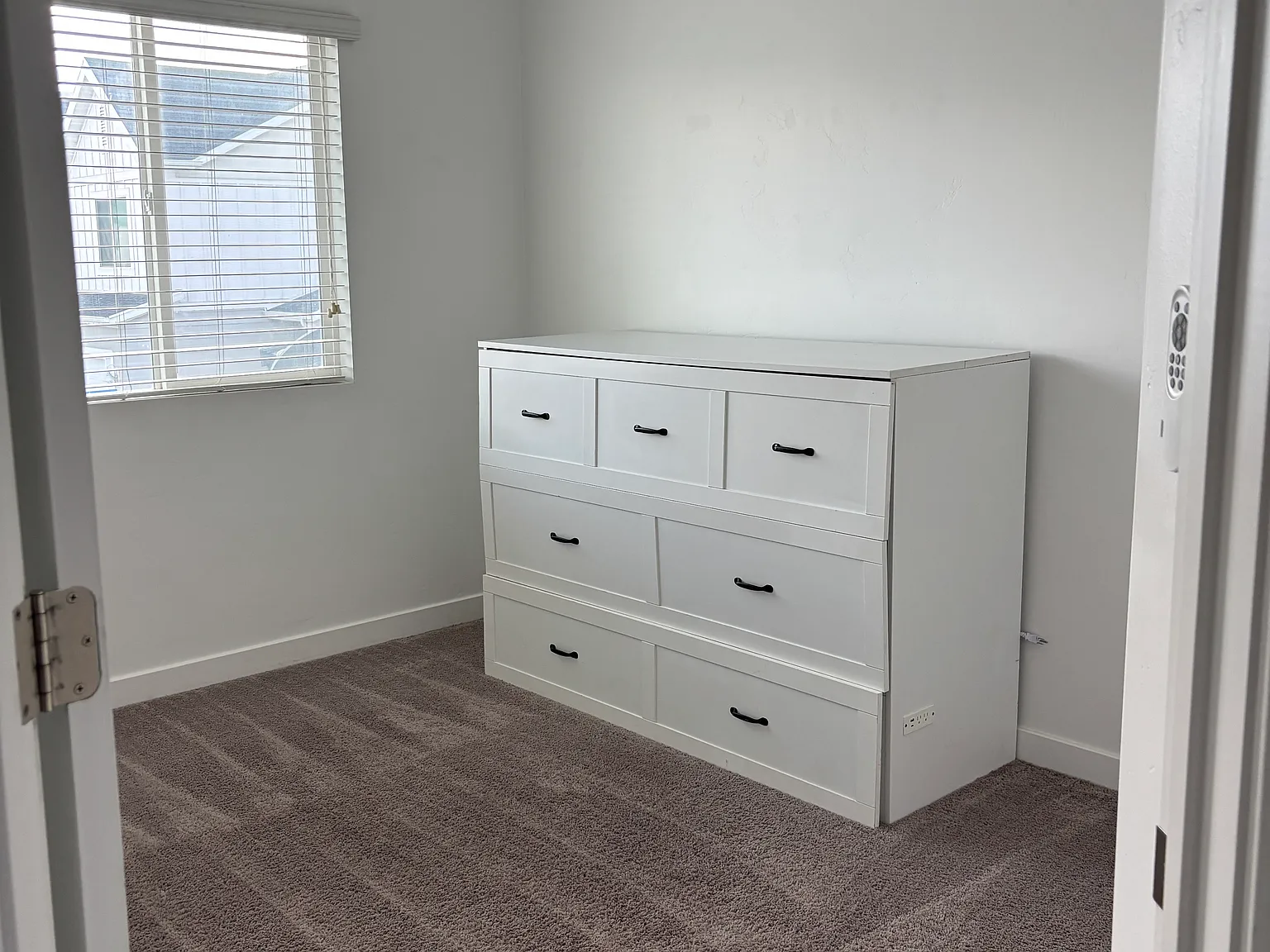 3 bed, 1380 sqft, $700 — Photo 1