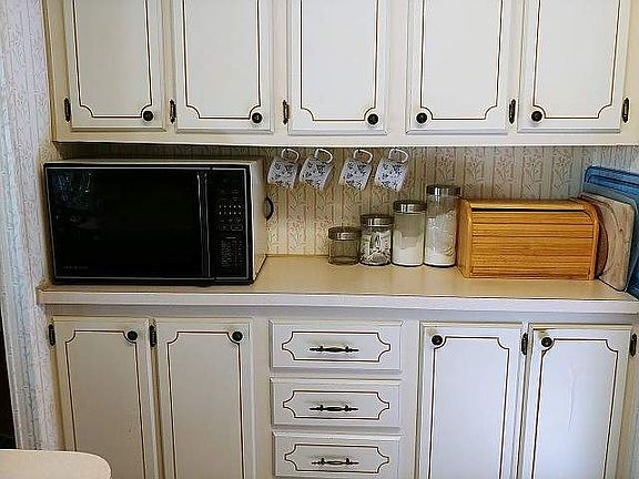 4th image of 496 Archer Ln