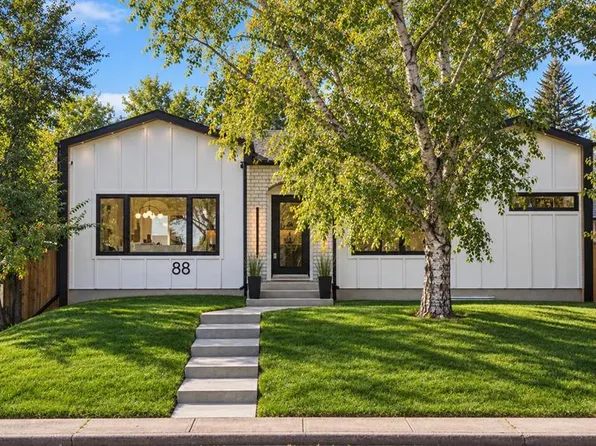 88 E Cheyenne Cres NW, Calgary, AB T2L 0Z2