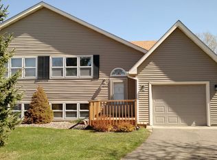 2853 Hillvale Ct N, Oakdale, MN 55128