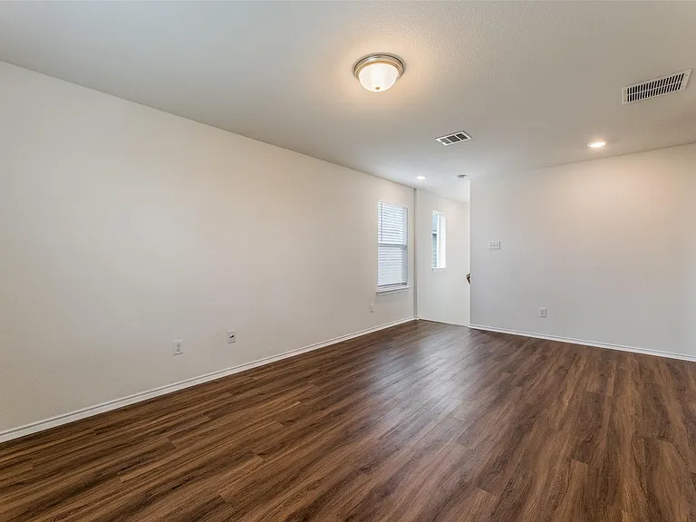 13709 Vigilance St — Photo 13