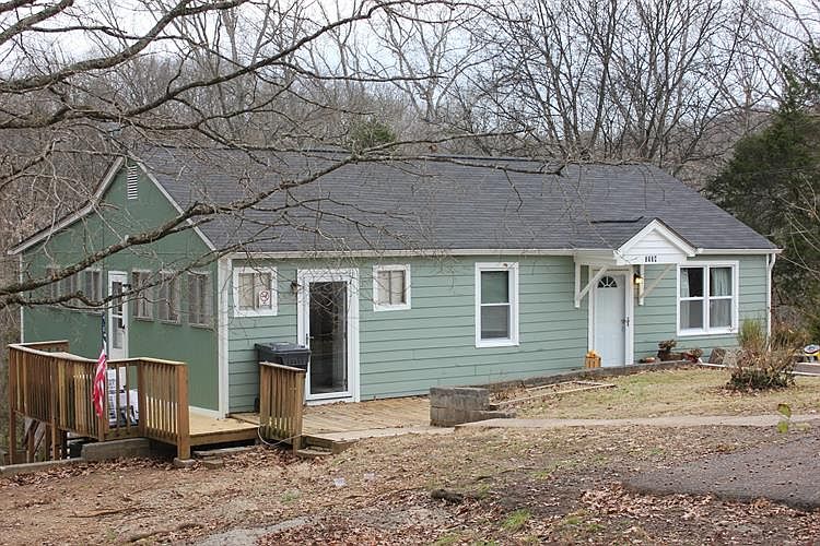 2nd image of 2334 Morton Ln
