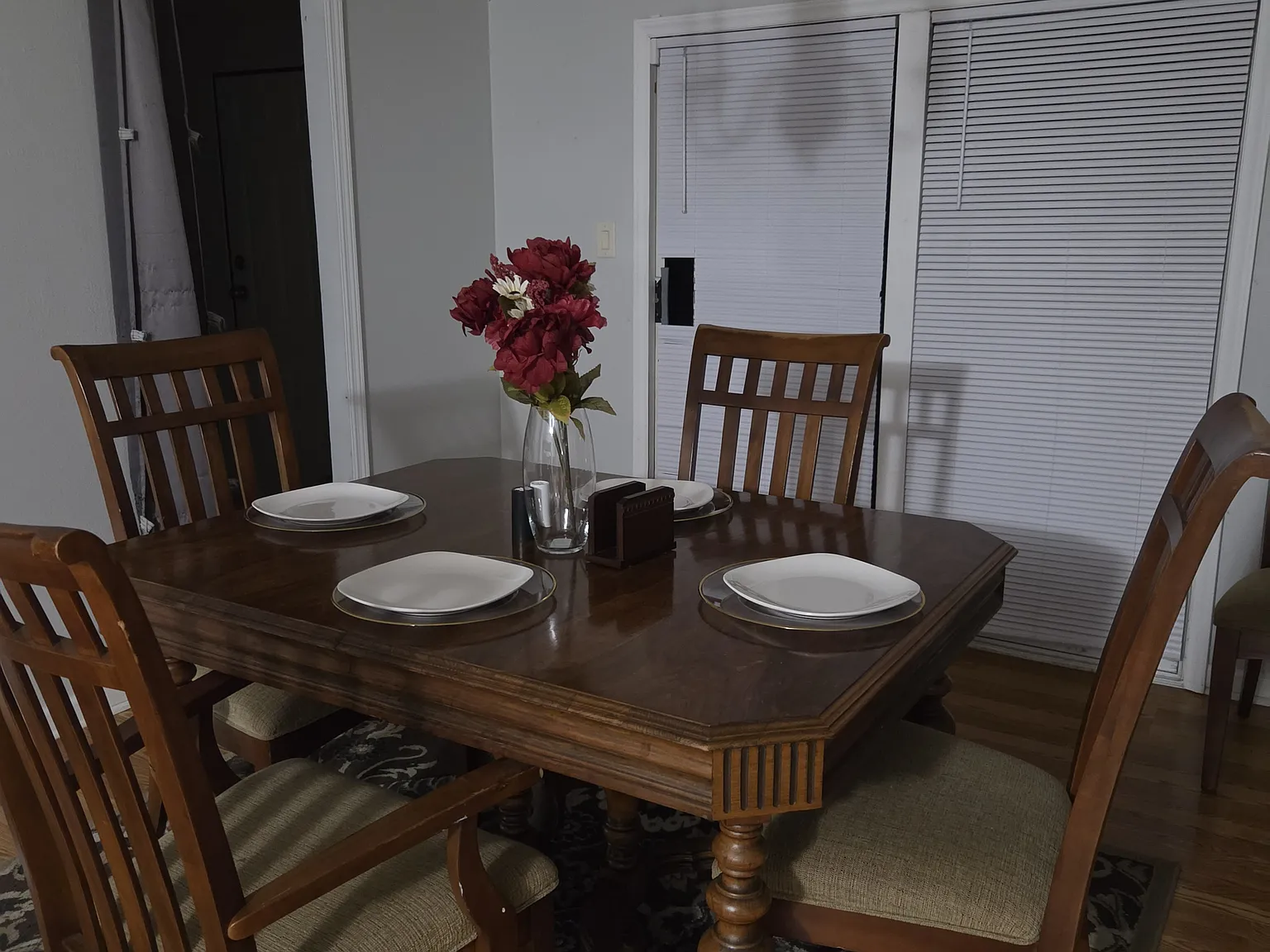3 bed, 1552 sqft, $2,400 — Photo 2