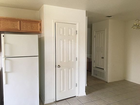 5th image of 1309 Cinch Dr APT A