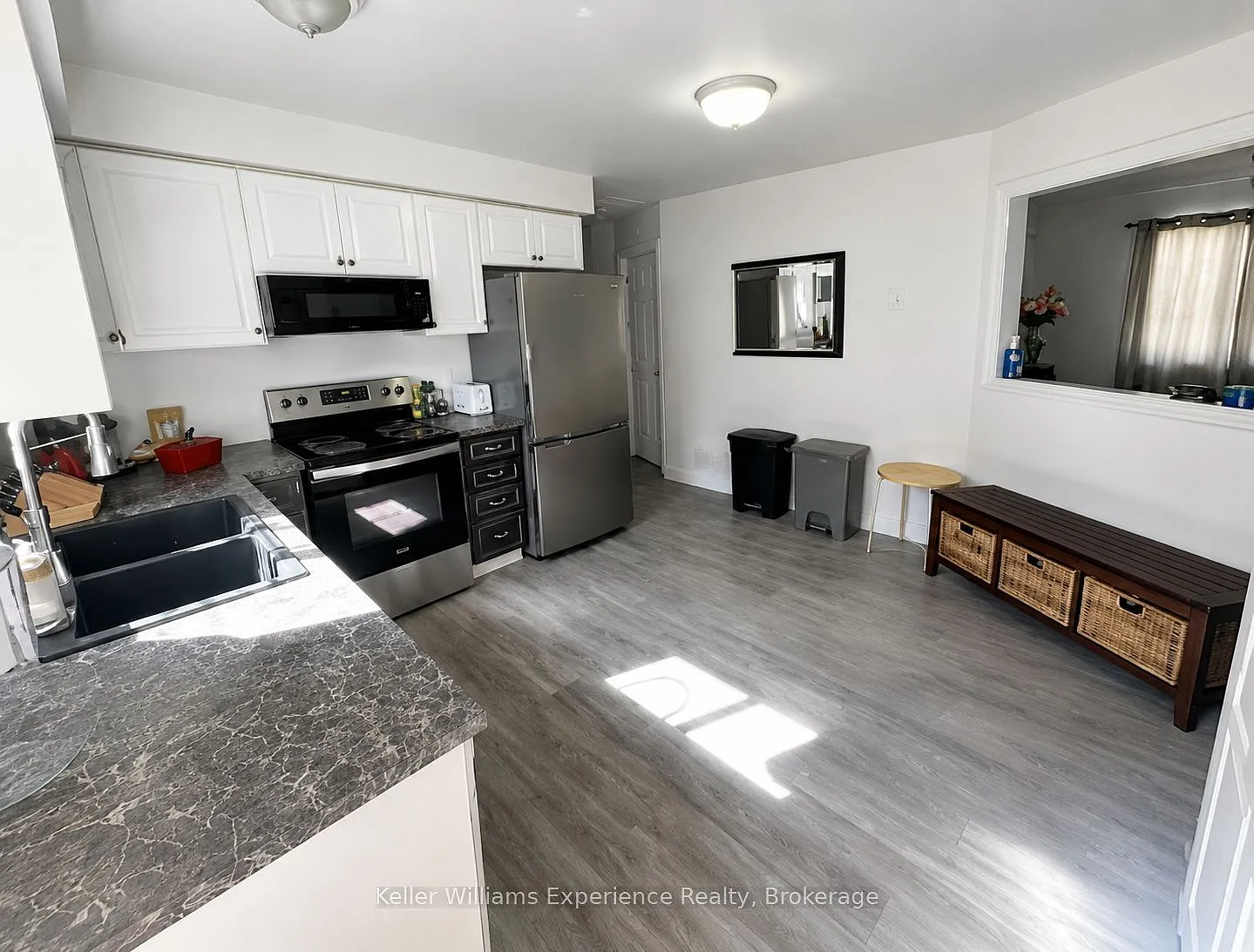 3 bed, $2,900 — Photo 3