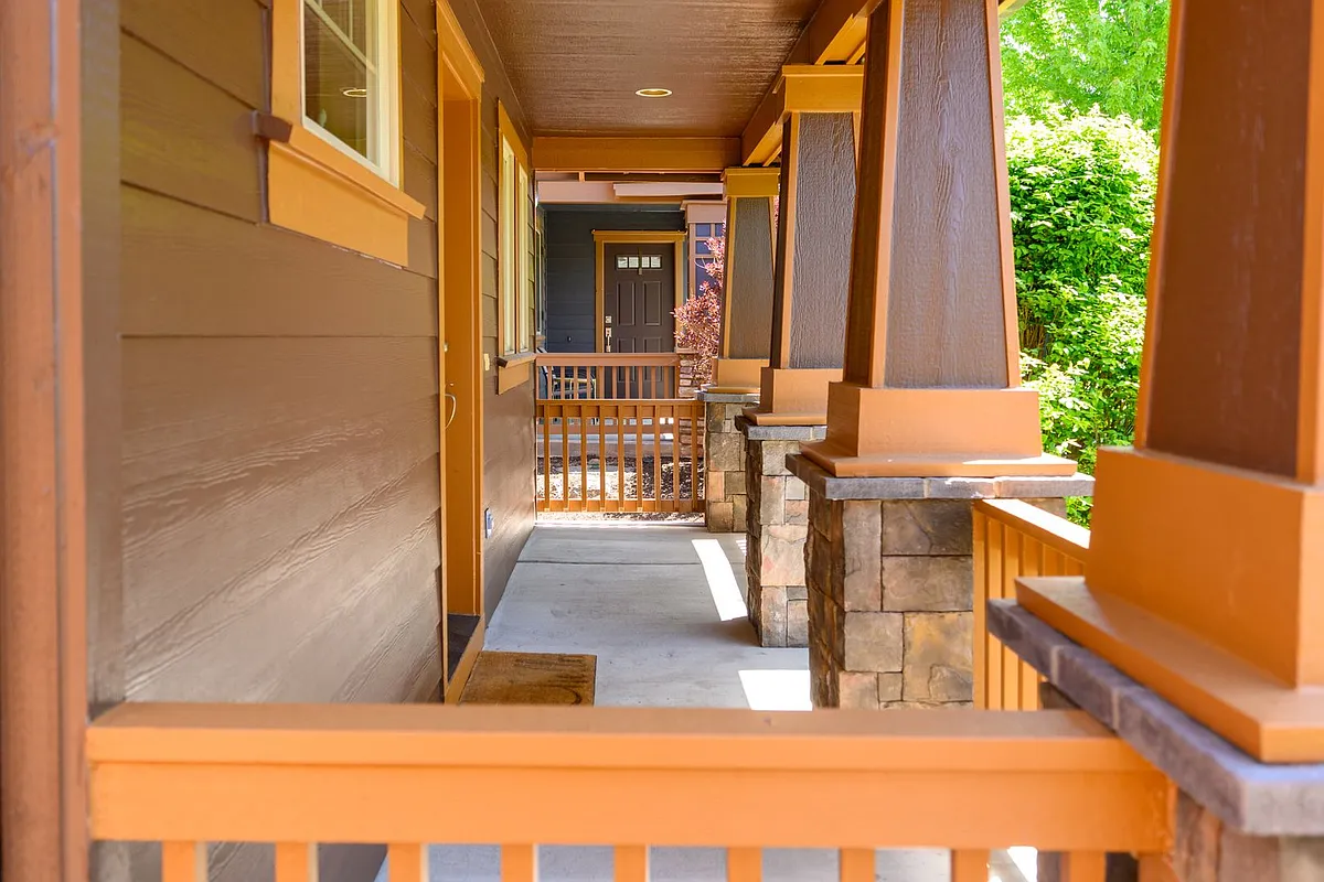 Building Photo - 20468 Brentwood Ave