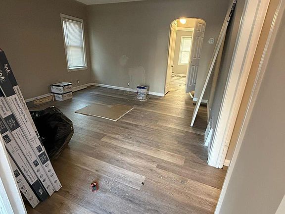 3rd image of 18655 Strasburg St