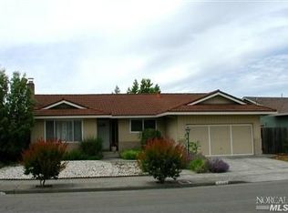 1608 Clover Dr, Santa Rosa, CA 95401