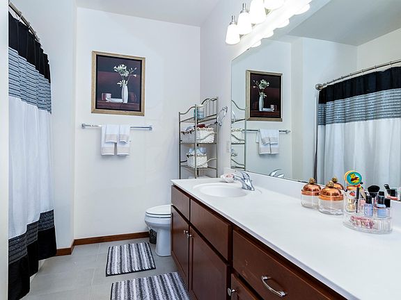2nd image of 5192 Sassafras Dr #105