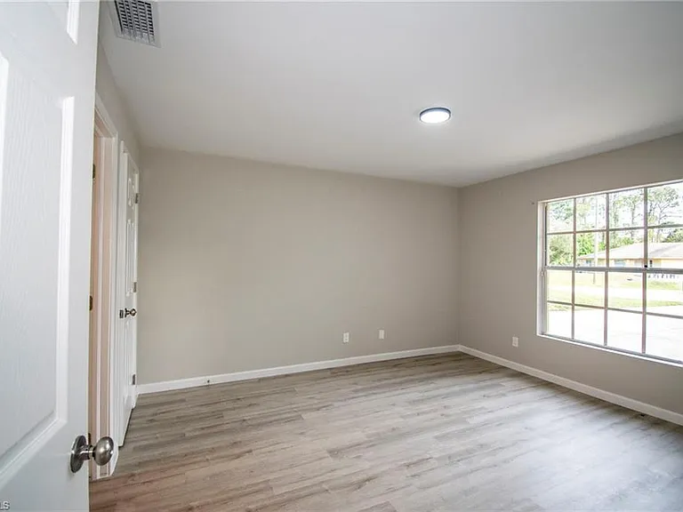 3016 Wallace Ave #3016 — Photo 13