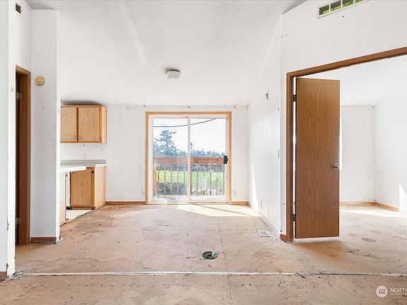 5th image of 1121 Paul Avenue