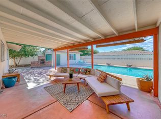 1721 E Oakey Blvd, Las Vegas, NV 89104