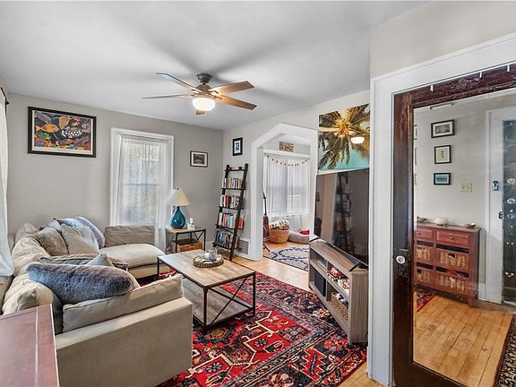 3rd image of 604-606 Hamilton St