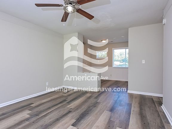 1513034_004_living_room_5.jpg