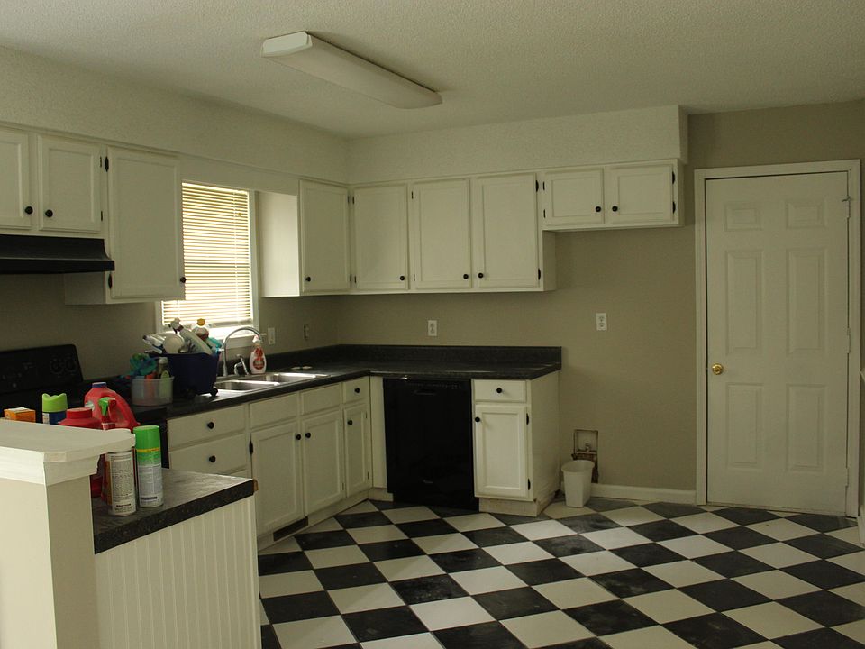 2nd image of 1811 Pate Rd