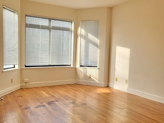4th image of 4233 Judah St #1