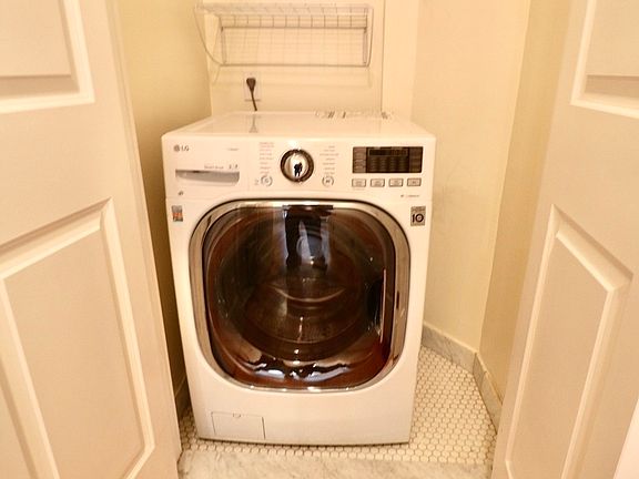 4th image of 159 W 75th St #2A