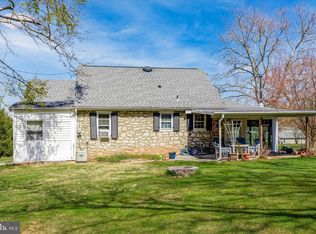 384 Coldstream Rd, Phoenixville, PA 19460