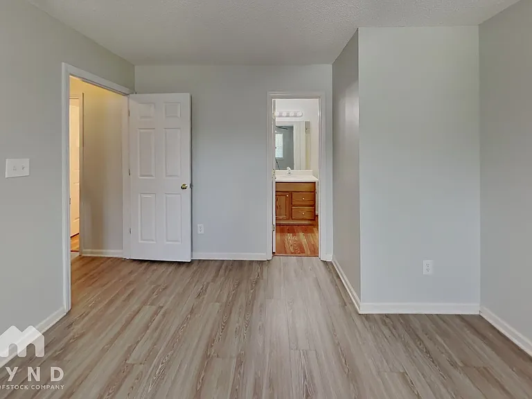 2024 Julian Ln — Photo 12
