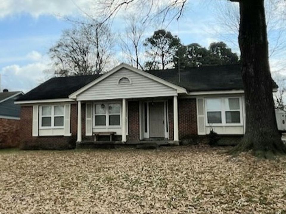 1st image of 1755 Colonial Hills Dr