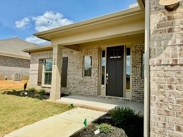 207 John Clift Cir — Photo 2