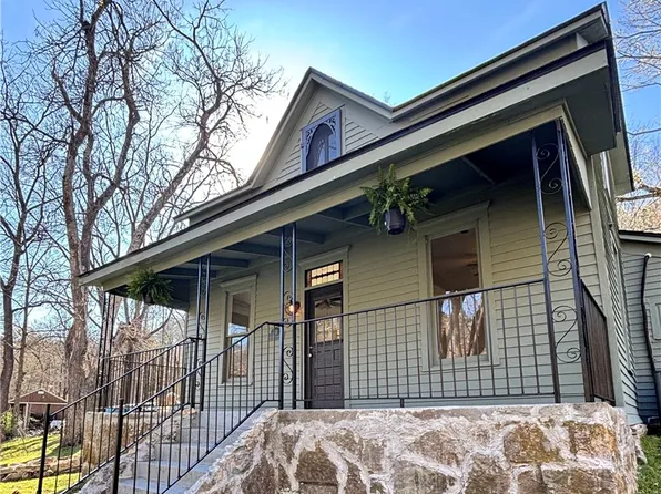 331 Dairy Hollow Rd, Eureka Springs, AR 72632