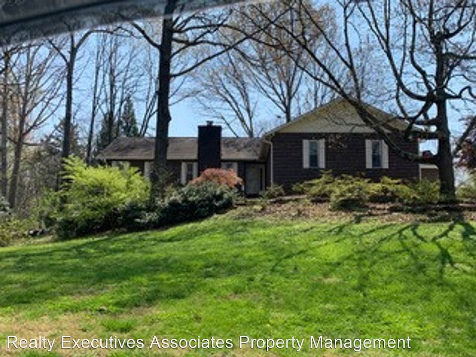 1st image of 504 Mountain Breeze Ln