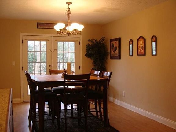 3rd image of 703 Auburn Dr