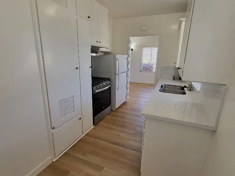 120 S Craig Ave — Photo 15