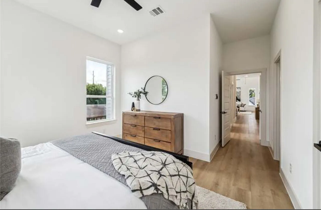 3 bed, 2.5 bath, 2150 sqft, $1,850 — Photo 4