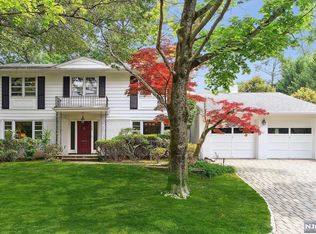 423 Summit St, Englewood Cliffs, NJ 07632